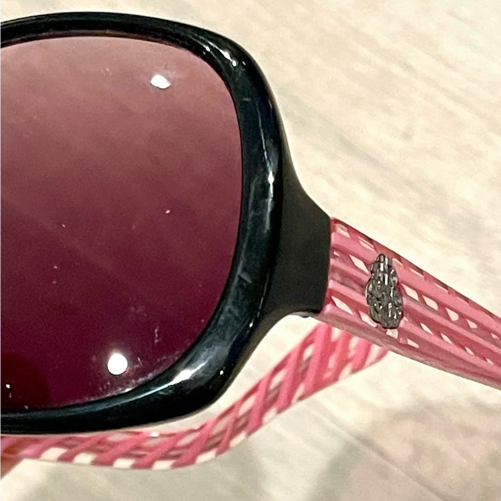 Vince Camuto Women’s Sunglasses Black Pink VC196B